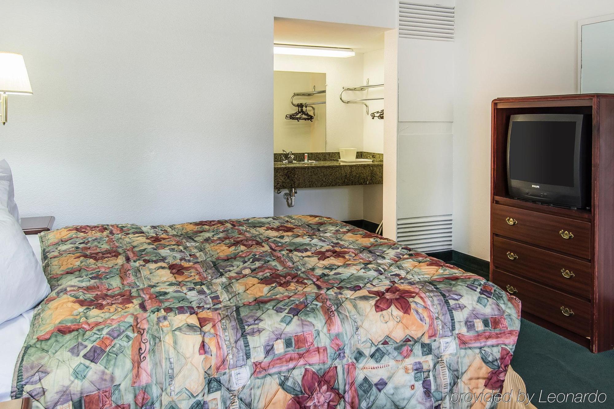 Econo Lodge & Suites スポーケン エクステリア 写真