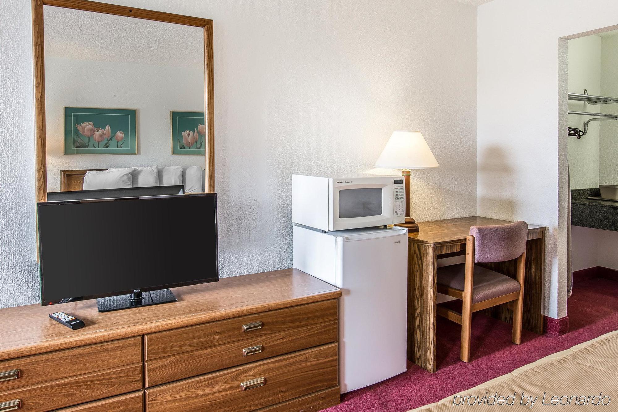 Econo Lodge & Suites スポーケン エクステリア 写真