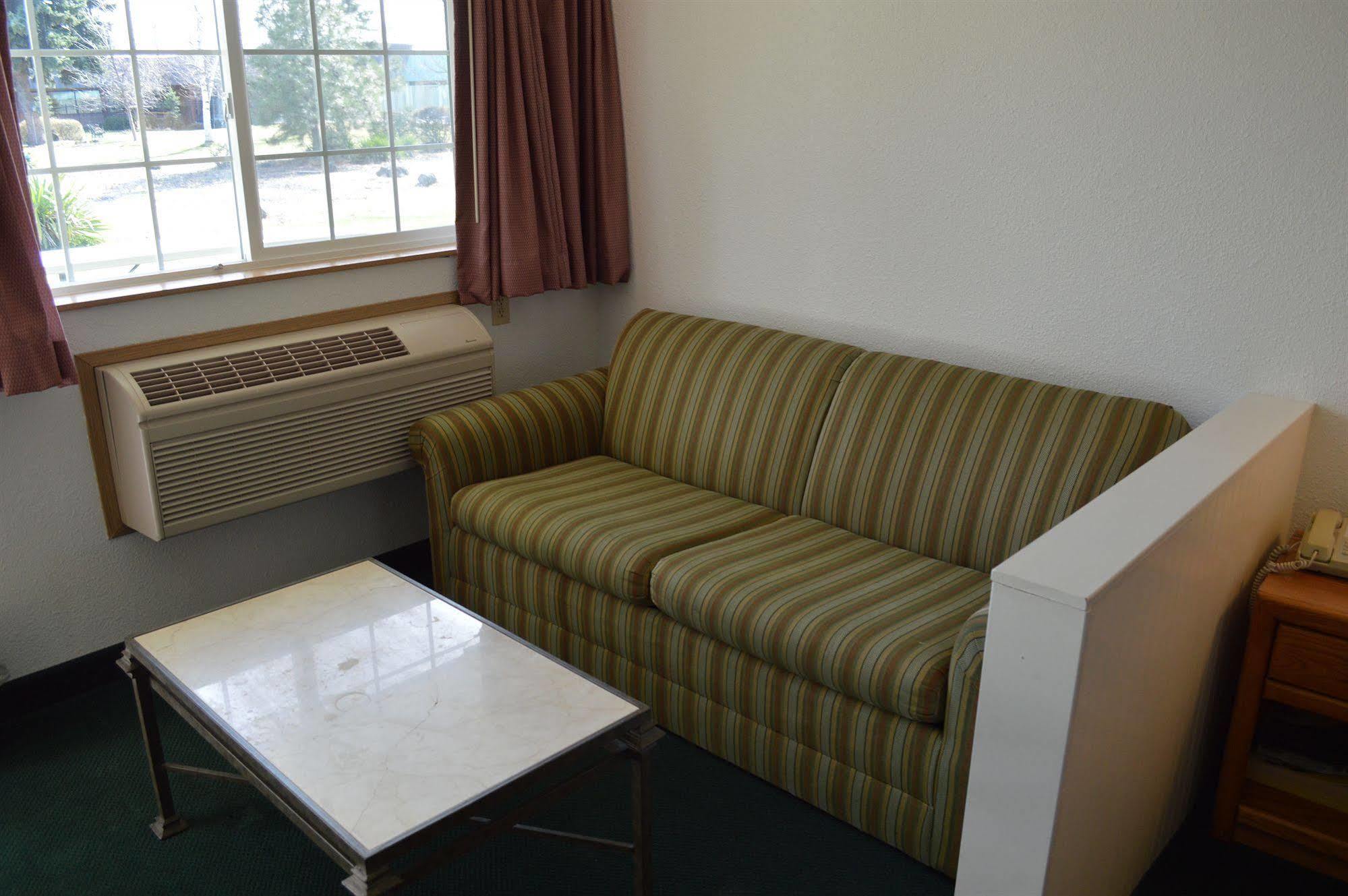 Econo Lodge & Suites スポーケン エクステリア 写真