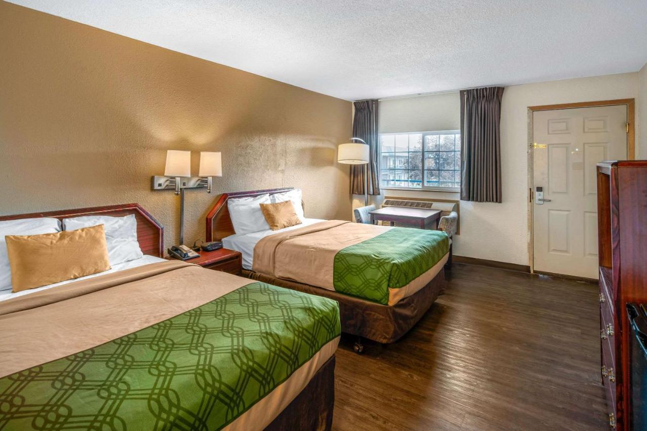 Econo Lodge & Suites スポーケン エクステリア 写真
